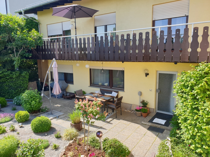 
	Zeitlos schick - Freistehendes Einfamilienhaus in wunderschöner Lage
